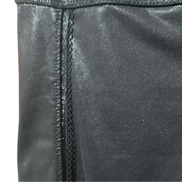 EUC - Beyond Yoga - Ride It High-Waisted Midi Leggings- size Small - Picture 6 of 8